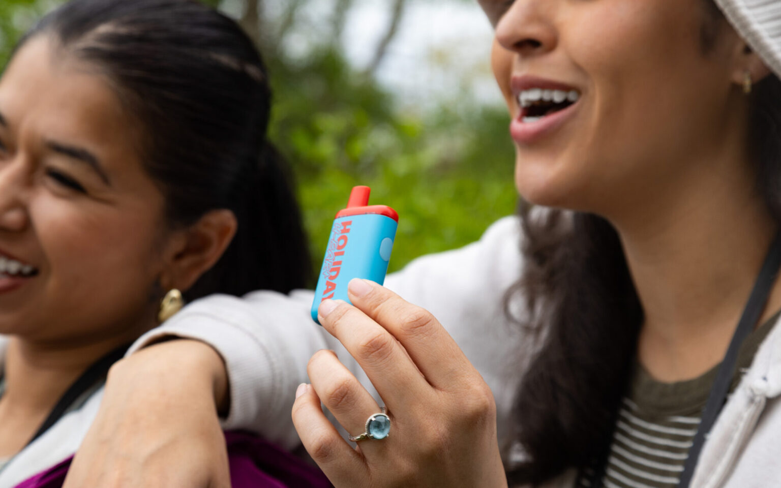 Holiday H-Bar Plus Staycation THC vape